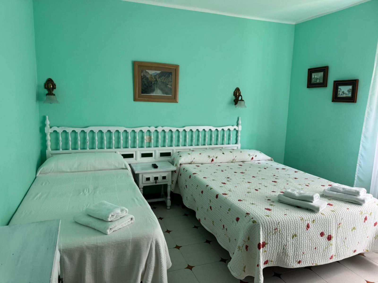 El Castanu De Cue Hotel Buitenkant foto