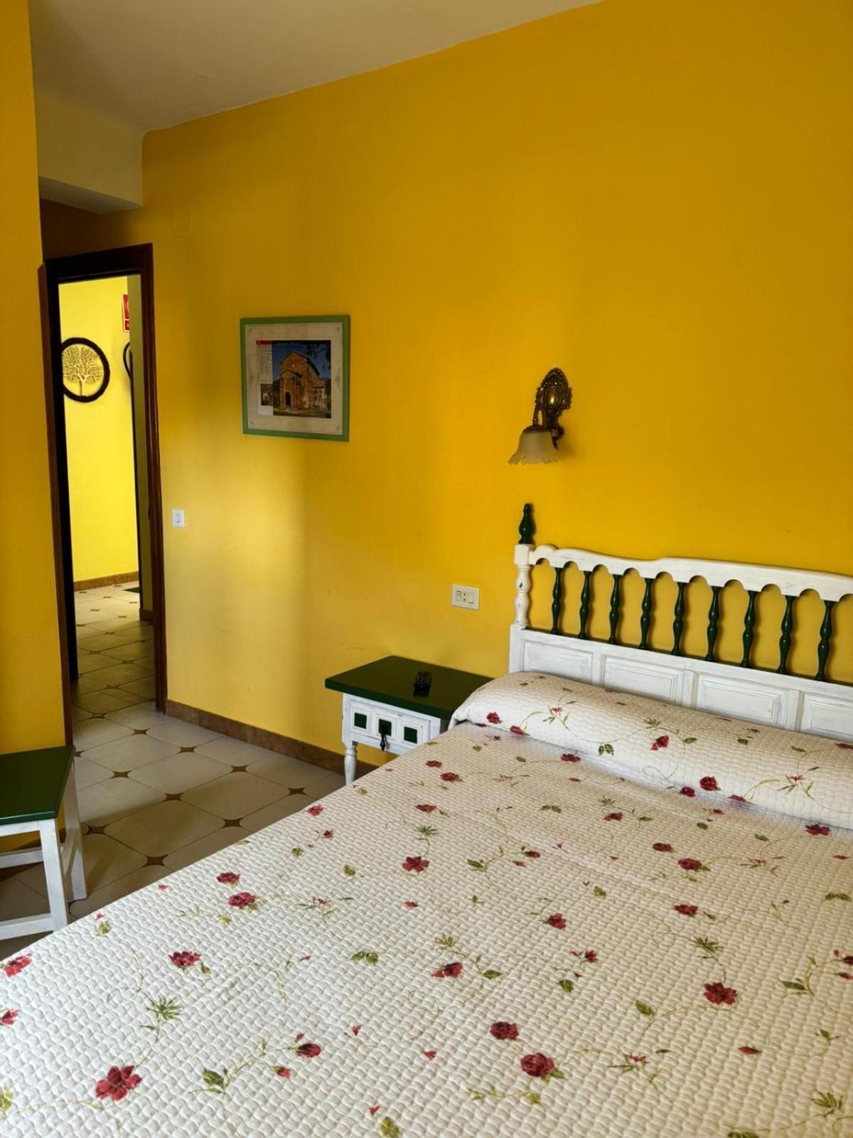 El Castanu De Cue Hotel Buitenkant foto