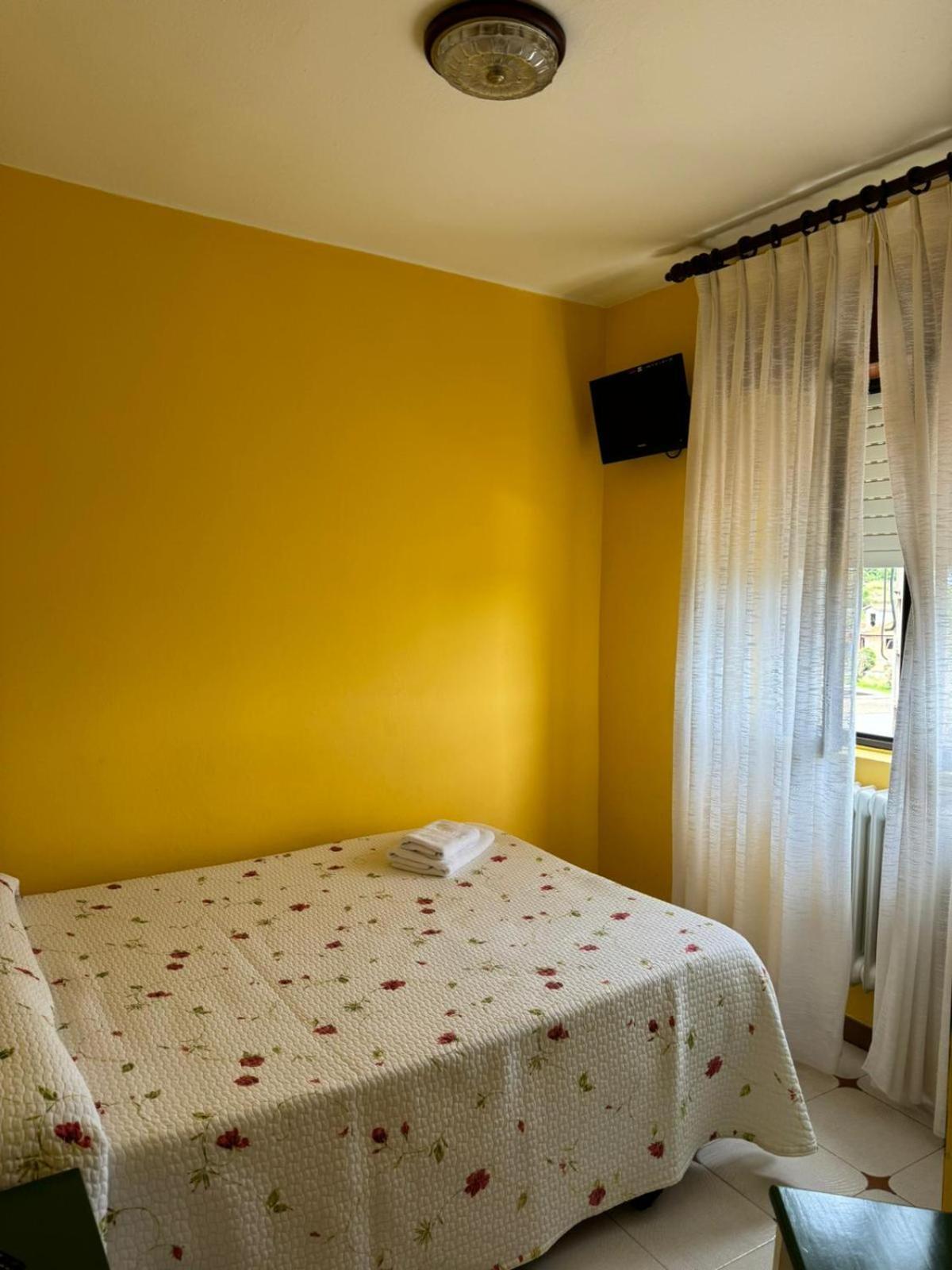 El Castanu De Cue Hotel Buitenkant foto